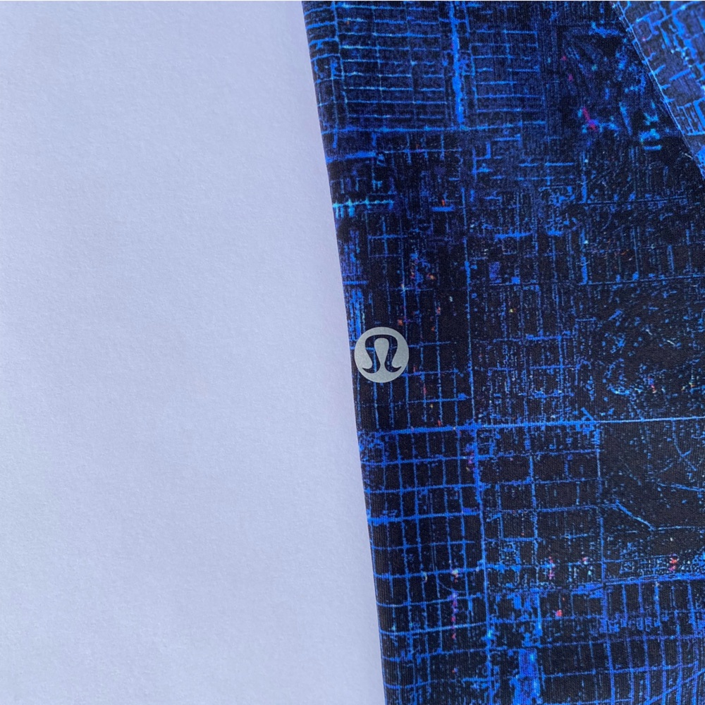 Lululemon Keep Your Form Tight 25" Length size 8 - Picture 5 of 7